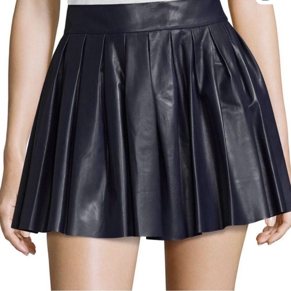 Alice & Olivia pleated black vegan leather moto  mini skirt. Size 6